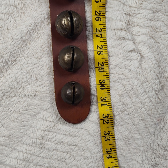Beautiful Vintage Sleigh Bell On A Leather Strap 13 Bells - Picture 11 of 11